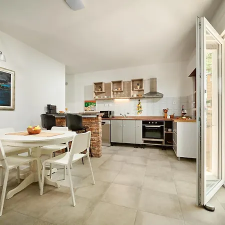 فيلة Sun Spalato Mistral Rogač